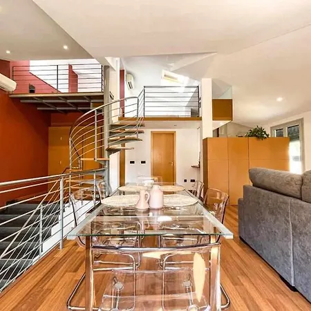 Lägenhet Loft Cort Reial Atico In The Heart Of The Old Town Girona