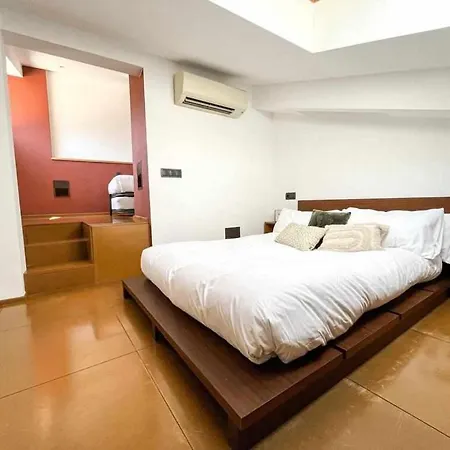 Loft Cort Reial Atico In The Heart Of The Old Town Lägenhet